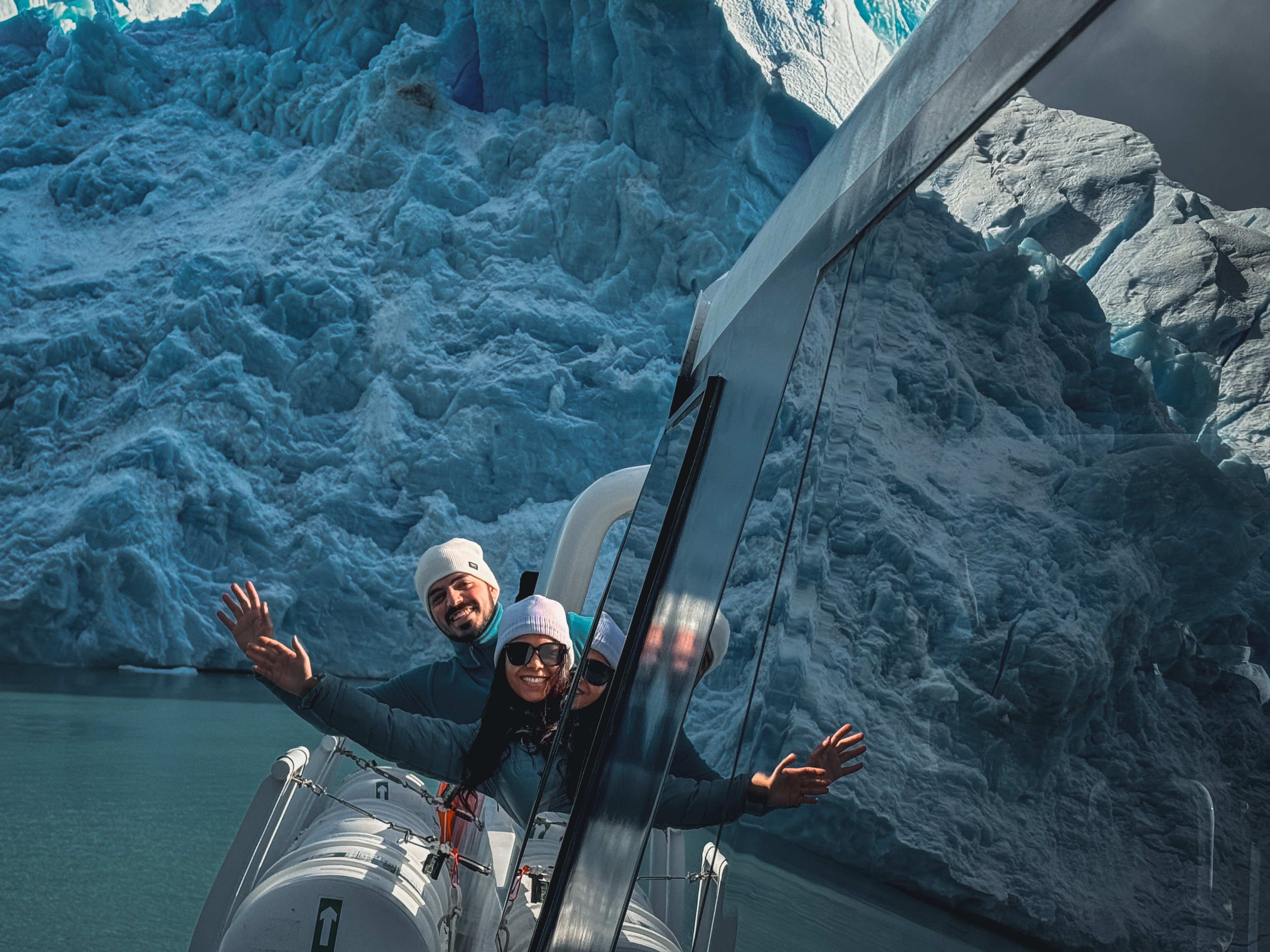 Bruno e Dagila aproveitando o passeio pelos glaciares