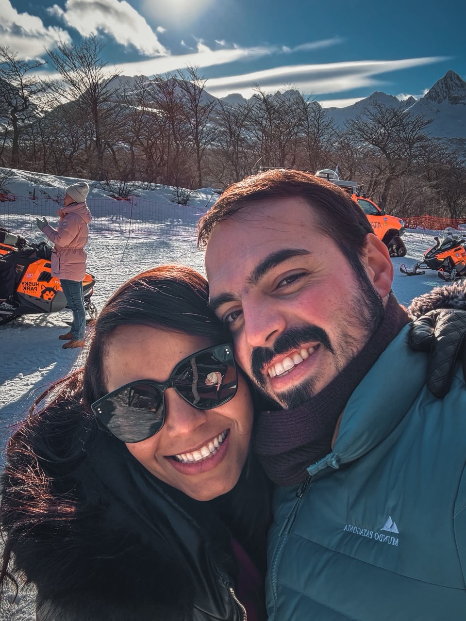 Bruno e Dagila em passeio de moto de neve em Ushuaia